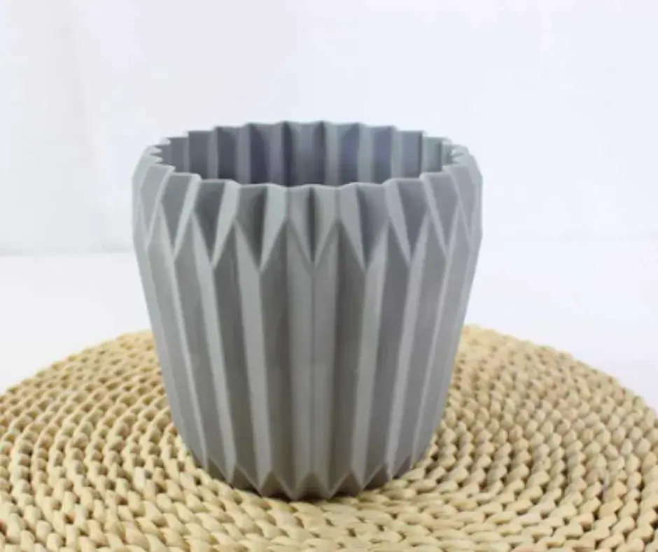 Цэцгийн сав олон үет гадаргуутай саарал